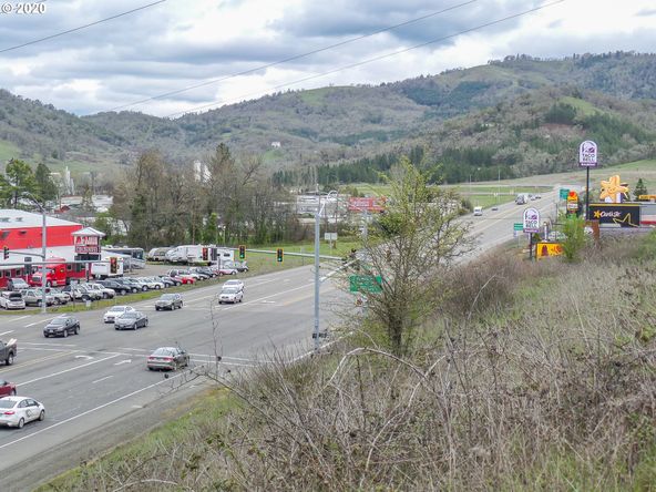 4553 Old Highway 99 S, Roseburg, OR 97471